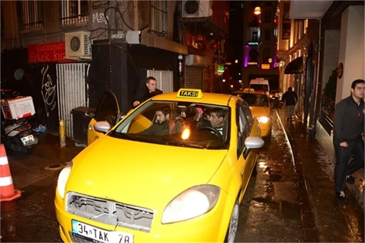Ersun Yanal'ın 'otel' kaçamağı!