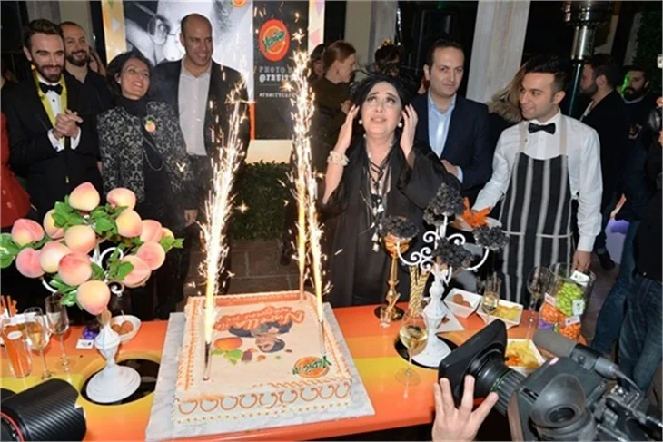 Nur Yerlitaş'ı yalnız bırakmadılar