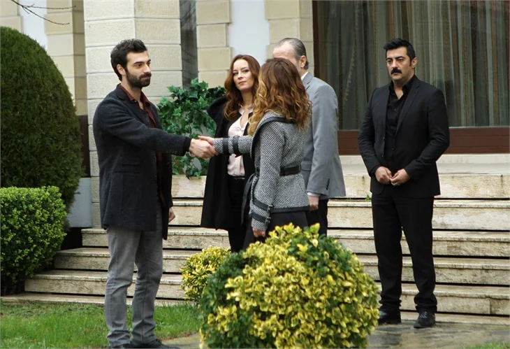 Ayşegül, Poyraz’ın Kim Olduğunu Öğreniyor