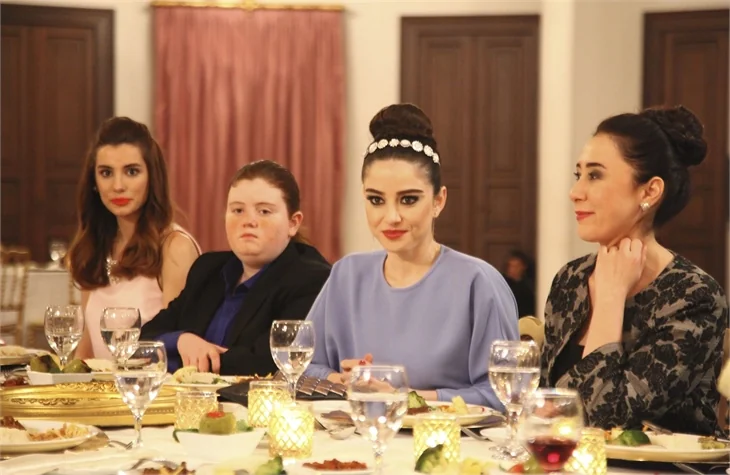 Kiraz Mevsimi'nde Öykü gelinlik giydi ama...