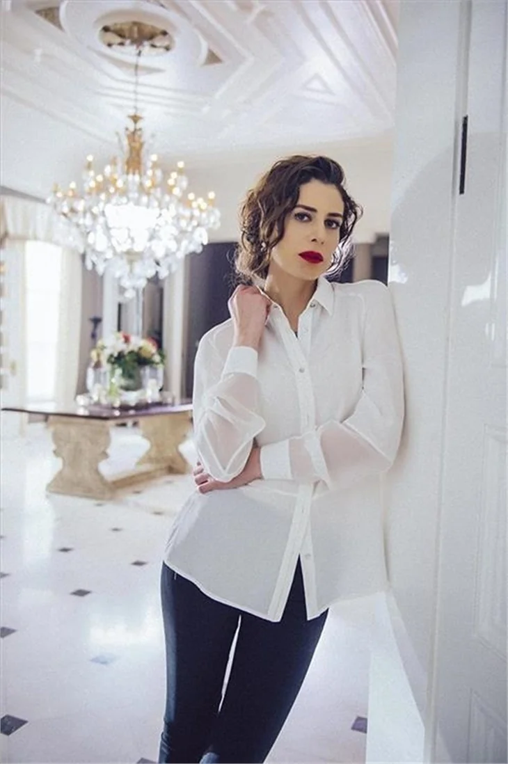 Paramparça'nın güzel oyuncusu Ebru Özkan!