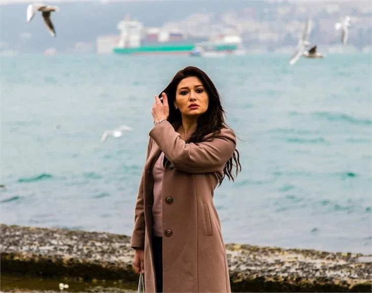 Nurgül Yeşilçay'ın sahnesi neden az?