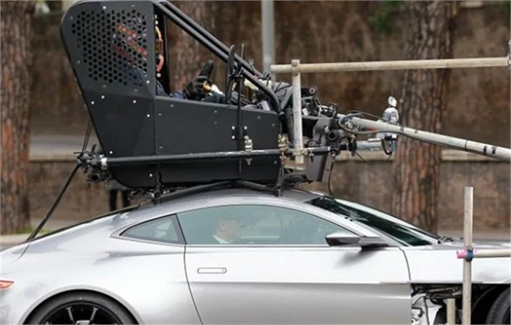 Roma'da James Bond isyanı!