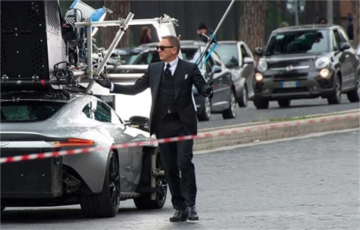 Roma'da James Bond isyanı!