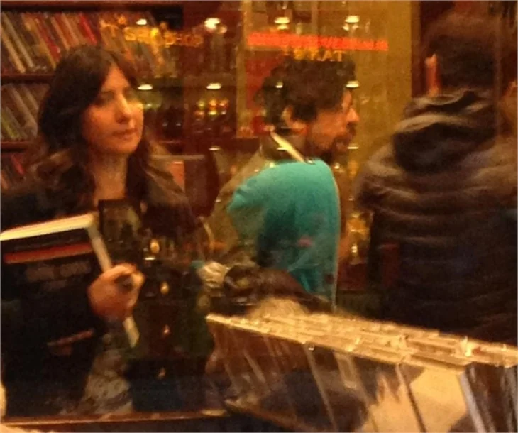 Okan Bayülgen 'Fotoğrafları silin' dedi ama...