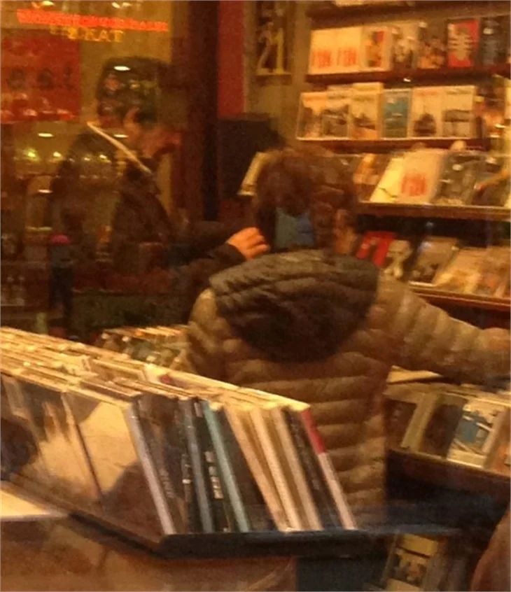 Okan Bayülgen 'Fotoğrafları silin' dedi ama...