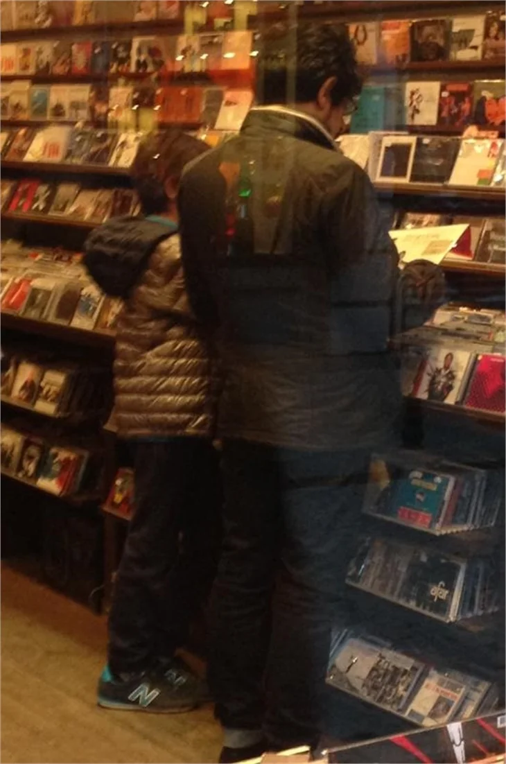 Okan Bayülgen 'Fotoğrafları silin' dedi ama...