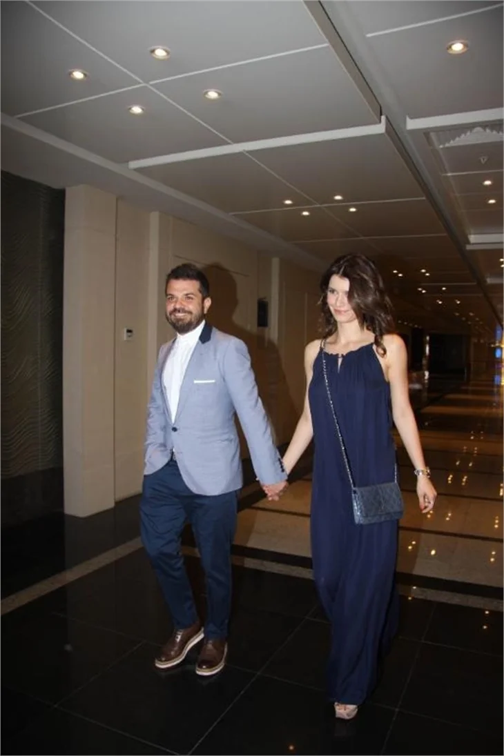 Beren Saat Kadınlar Günü'nü yazdı