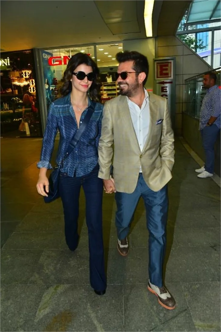 Beren Saat Kadınlar Günü'nü yazdı