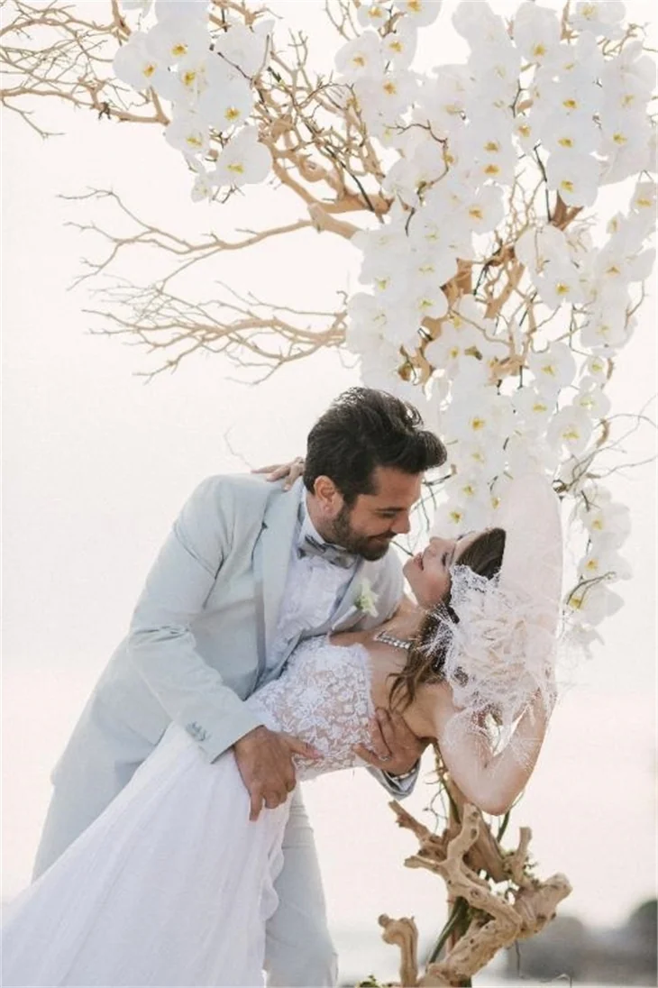 Beren Saat Kadınlar Günü'nü yazdı