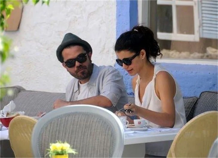 Beren Saat Kadınlar Günü'nü yazdı