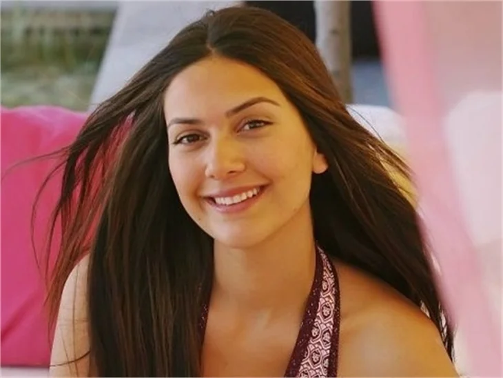Bergüzar Korel: "Adam olmak zor, erkek olmak kolay"