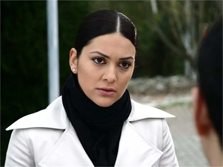 Bergüzar Korel: "Adam olmak zor, erkek olmak kolay"