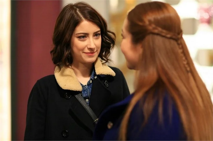 Hazal Kaya ve Aras Bulut İynemli, İzzet Çapa'ya konuştu!