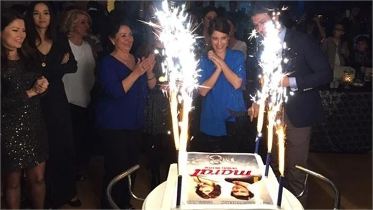 Hazal Kaya ve Aras Bulut İynemli, İzzet Çapa'ya konuştu!