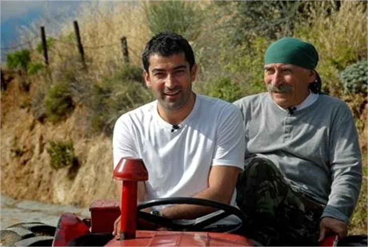 Kenan İmirzalıoğlu, Tuncel Kurtiz'i unutmadı