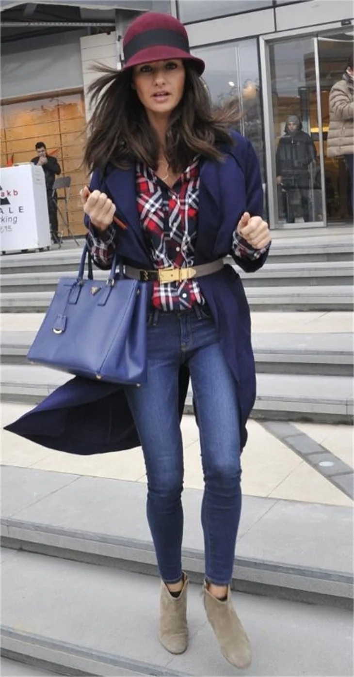 Yasemin Ergene Özilhan'dan 90'lar imajı!