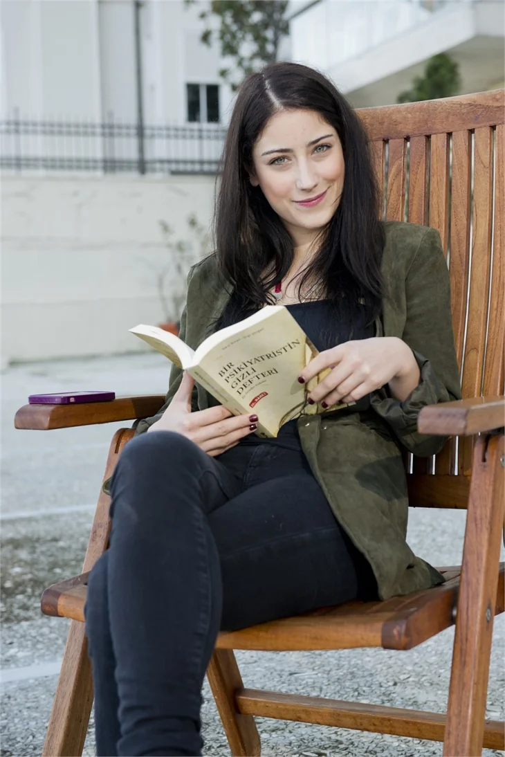 Hazal Kaya: Kimse benim mini eteğime karışamaz