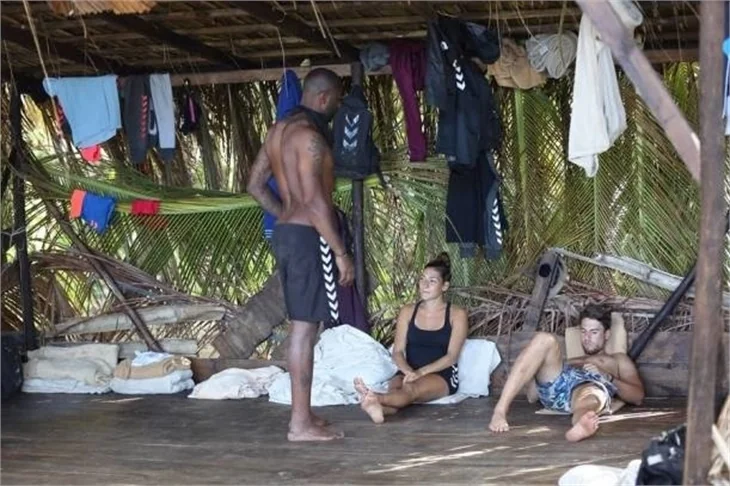 Survivor ada mı değil mi?