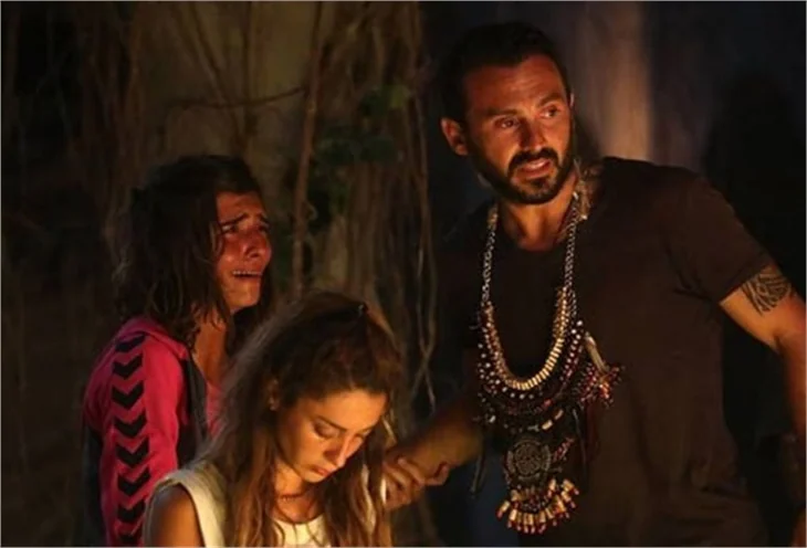 Survivor'da şok! Merve Aydın ile Ahmet Dursun aşk mı yaşıyor?