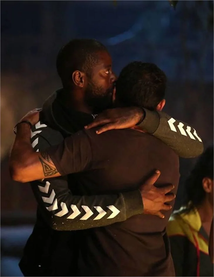 Survivor'da şok! Merve Aydın ile Ahmet Dursun aşk mı yaşıyor?