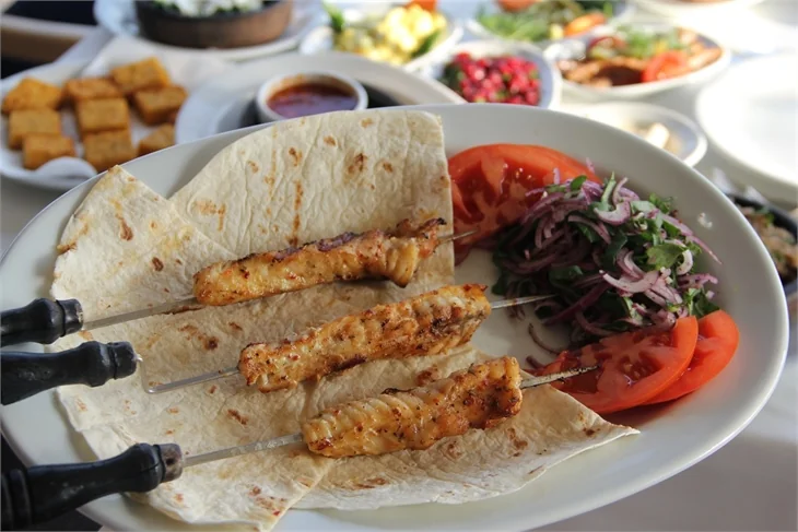 Marina'nın en popüler restoranlarından; "Papalina"