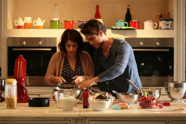 Hazal Kaya'nın Maral pozları!
