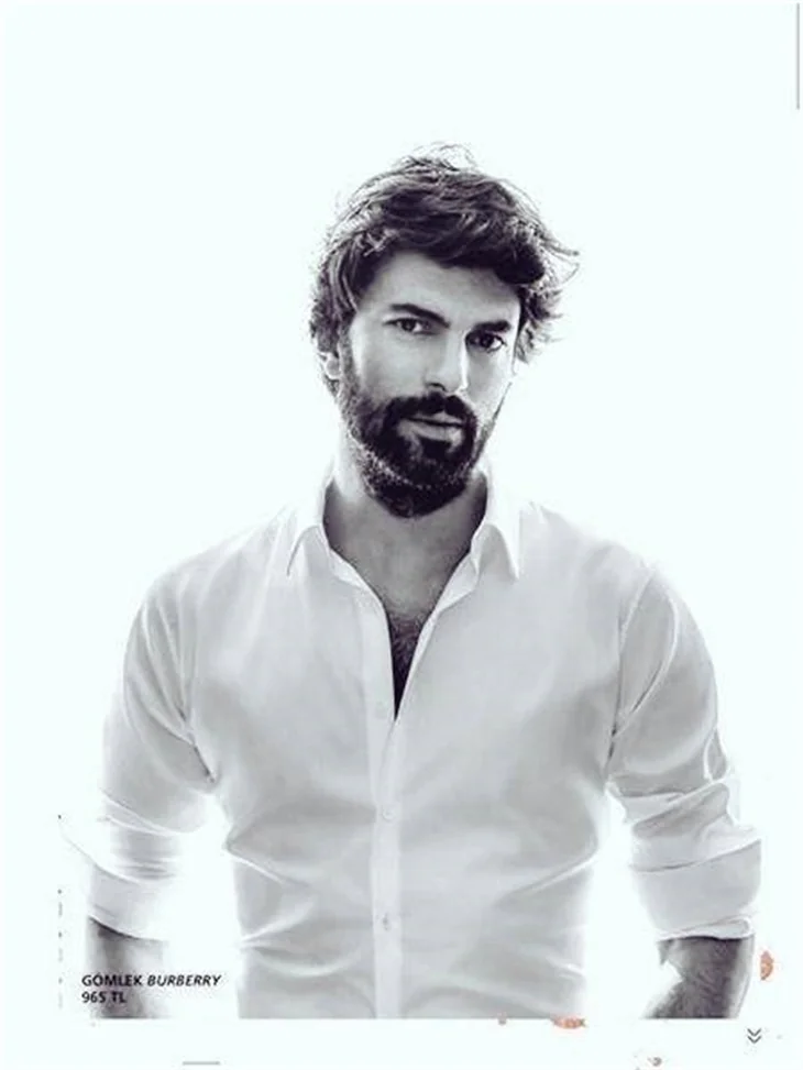 Engin Akyürek'ten olay yaratacak pozlar!