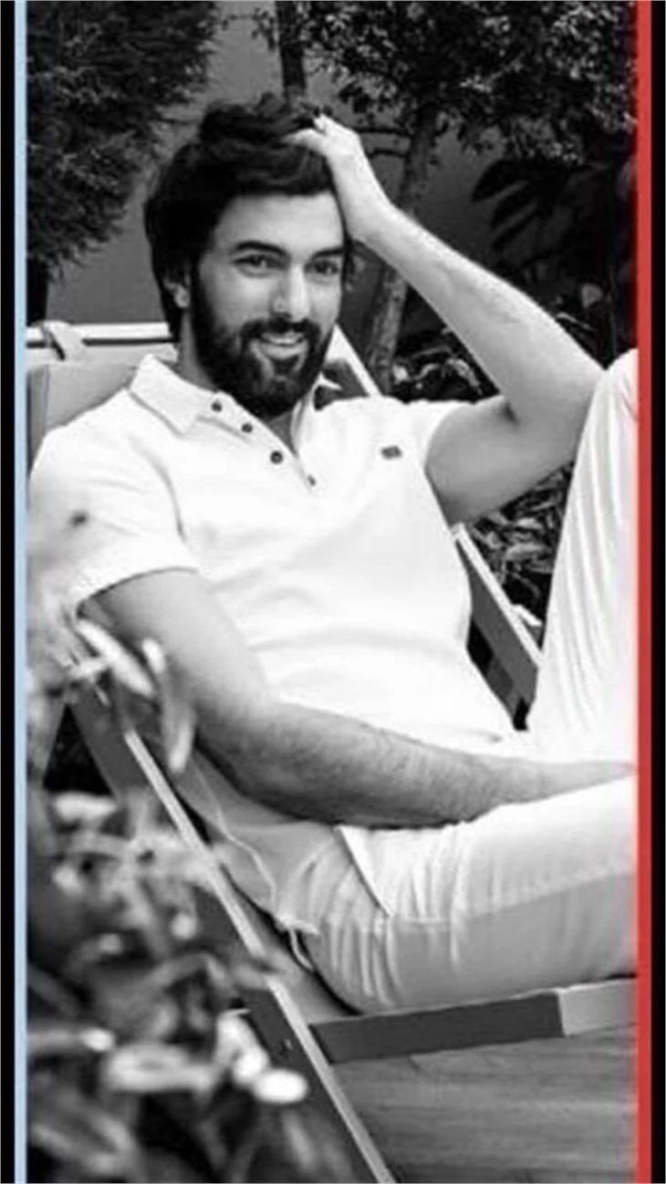 Engin Akyürek'ten olay yaratacak pozlar!