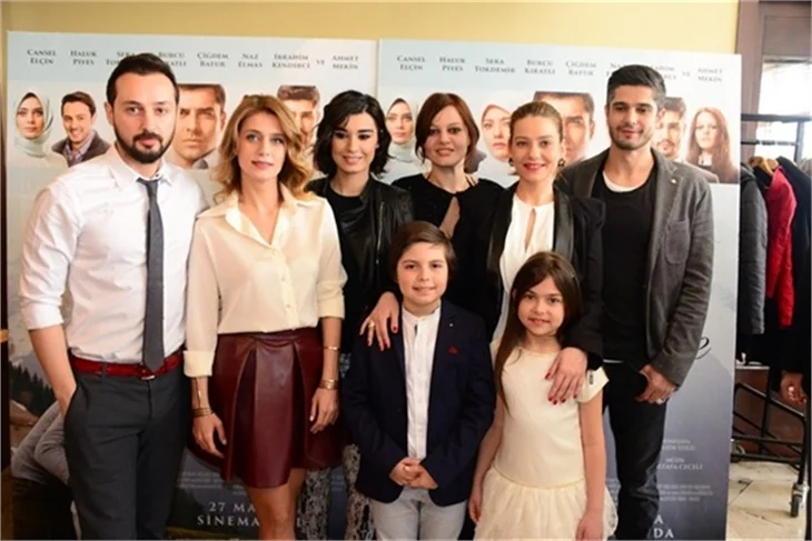 Bizim Hikaye'ye görkemli tanıtım!