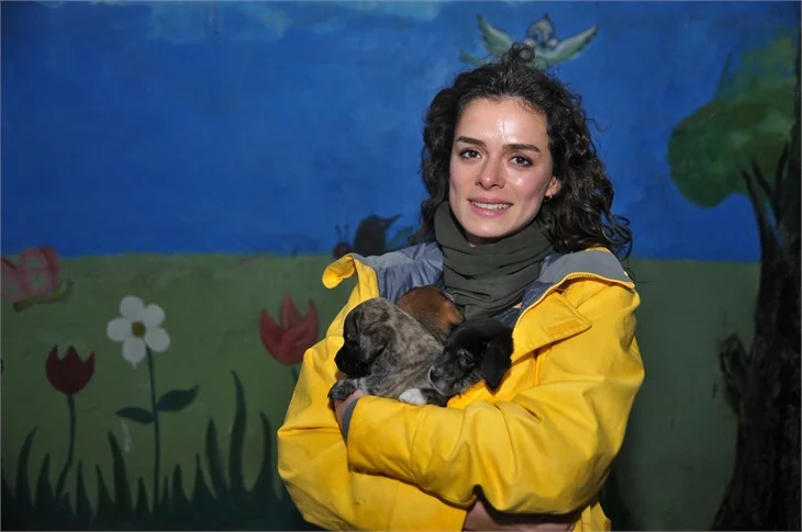 Özge Özpirinççi: Sosyal medya baskısı var