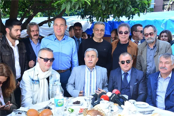 Ünlüler Adana'ya akın etti!