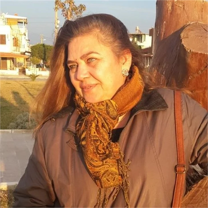 Amine Gülşe kimdir?