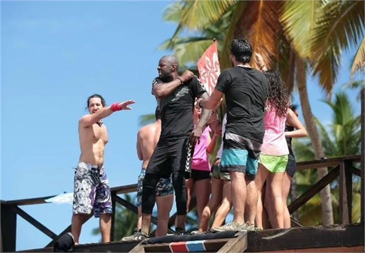 Survivor'a kim veda etti?