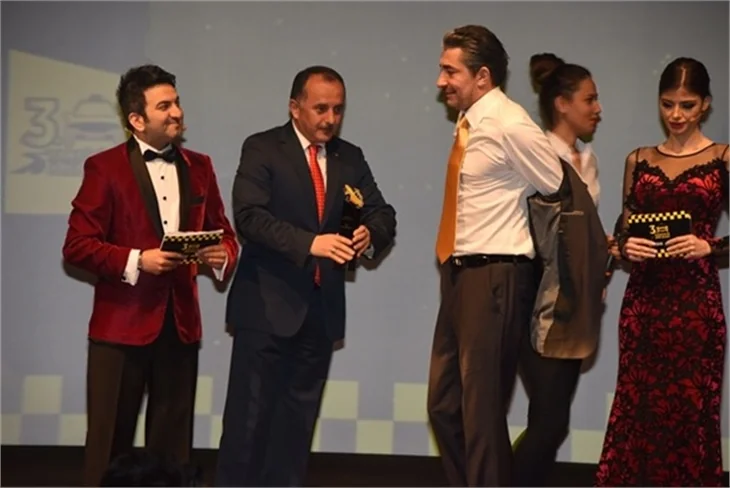 Taksiciler ödüllendirildi!