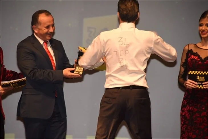 Taksiciler ödüllendirildi!