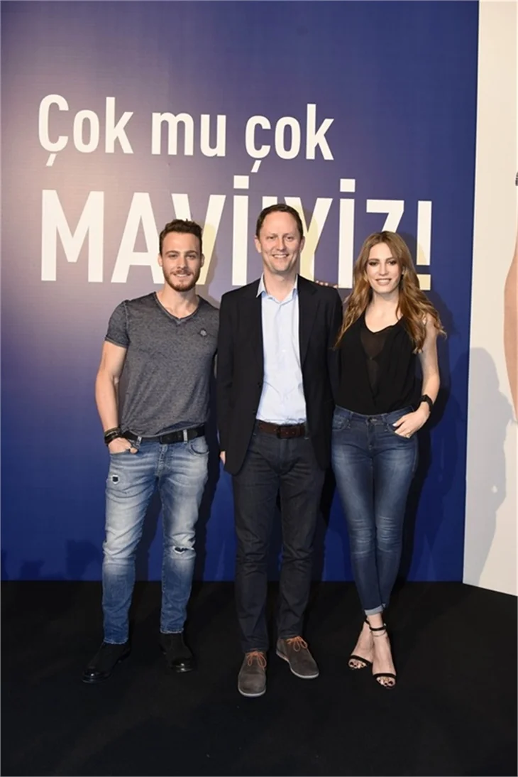 Serenay Sarıkaya Ajda Pekkan ile düet yapmak istiyor mu?