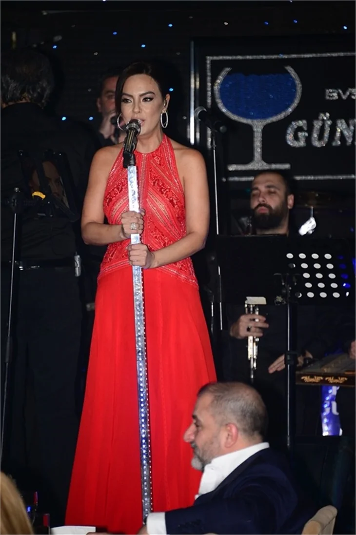 Ebru Gündeş: Alkışı çok severim