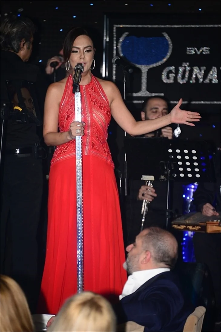 Ebru Gündeş: Alkışı çok severim
