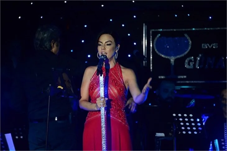 Ebru Gündeş: Alkışı çok severim