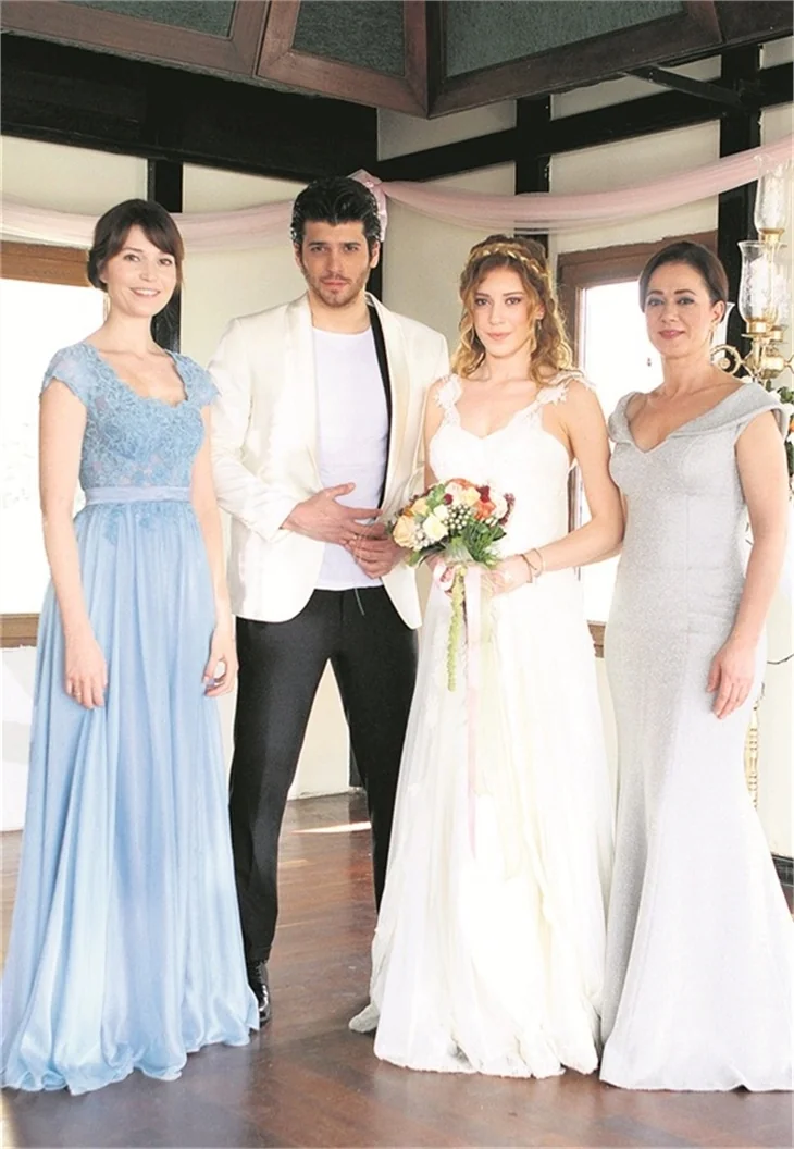 Sinem Kobal evleniyor!