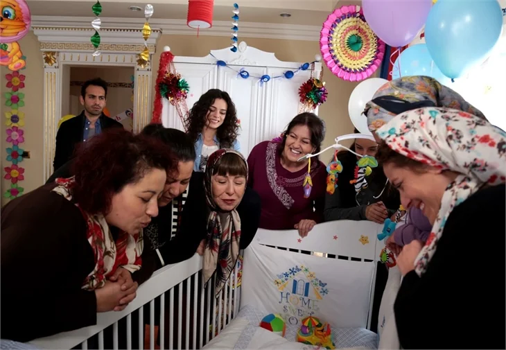 Aşk Yeniden 11. bölüm: Zeynep gözaltında!