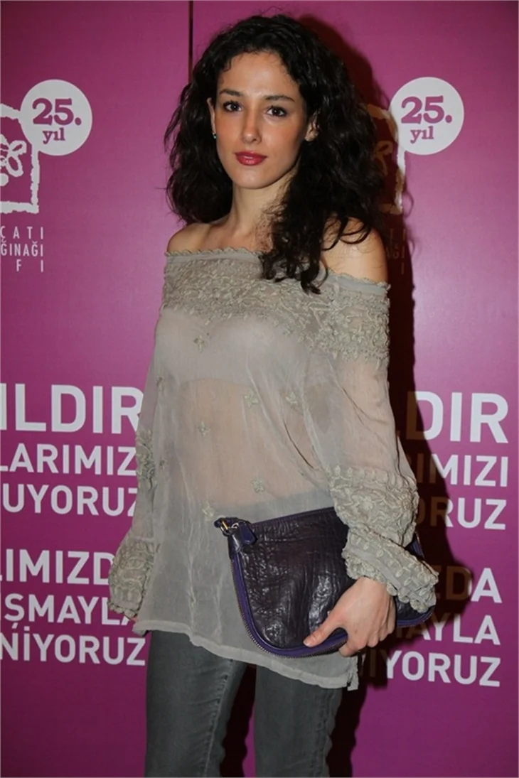 Ünlü kadınlardan Mor Çatı'ya destek!