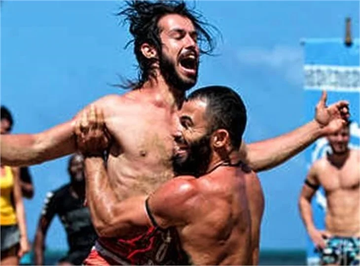 Survivor Özlem: Hilmicem konuşmak için Turabi'den izin alıyor