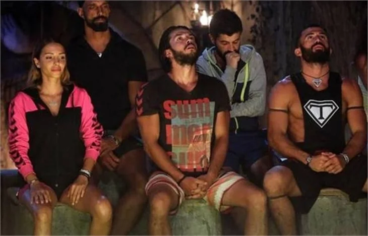Survivor Özlem: Hilmicem konuşmak için Turabi'den izin alıyor