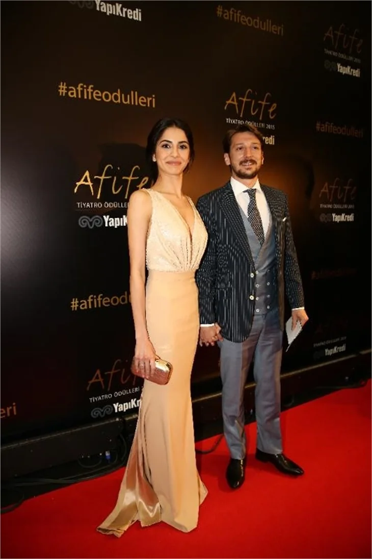 19. Afife Tiyatro Ödülleri Töreni'nde şıklık yarışı!