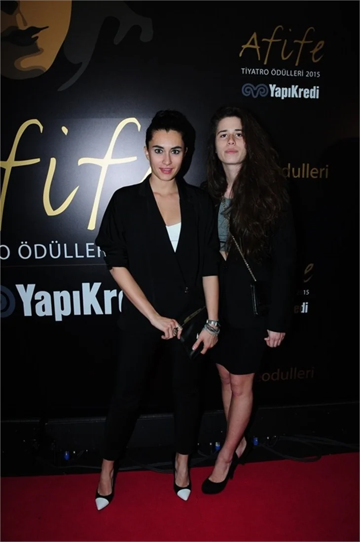 19. Afife Tiyatro Ödülleri Töreni'nde şıklık yarışı!