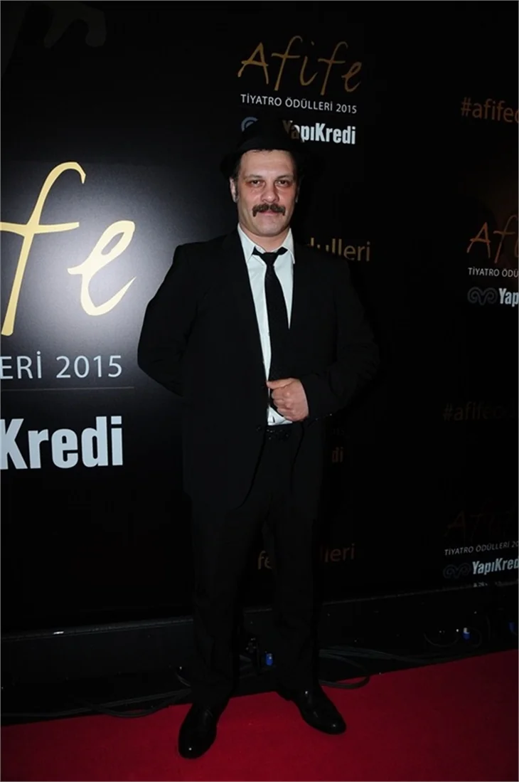 19. Afife Tiyatro Ödülleri Töreni'nde şıklık yarışı!