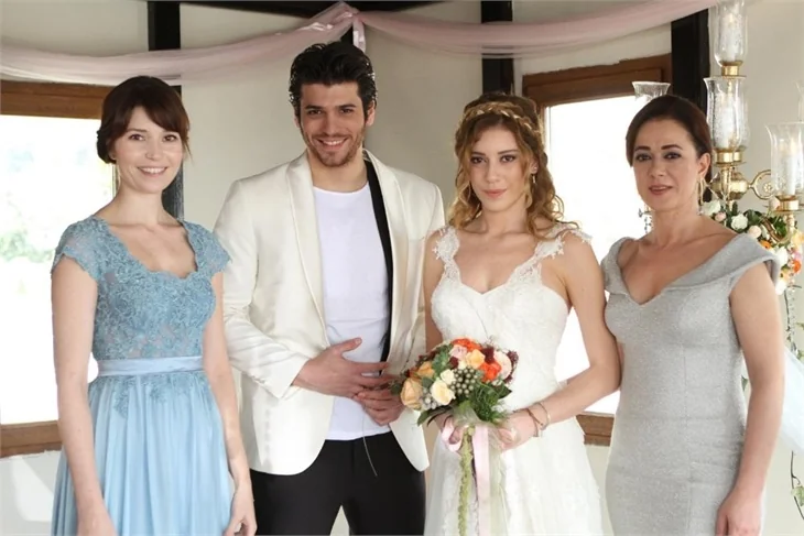 Kenan İmirzalioğlu ile Sinem Kobal evleniyor mu?