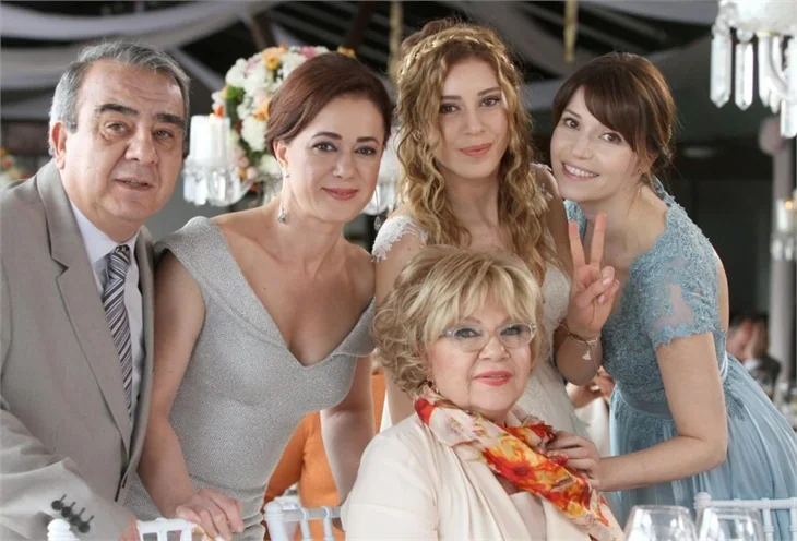 Kenan İmirzalioğlu ile Sinem Kobal evleniyor mu?